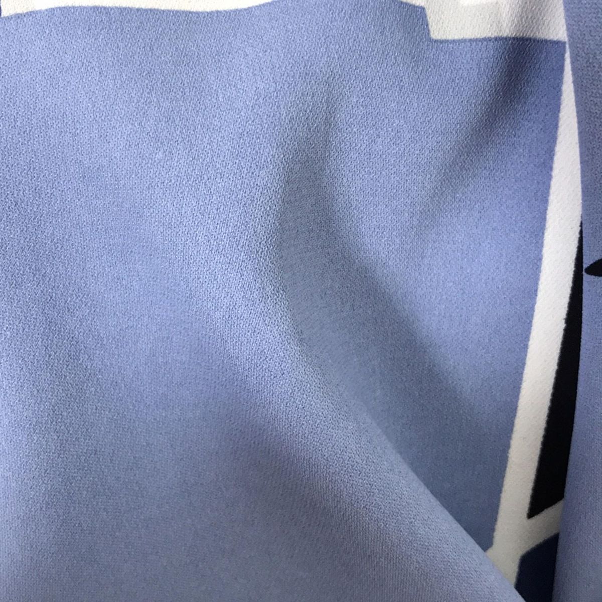 白×ダークネイビー×ブルー ひざ丈