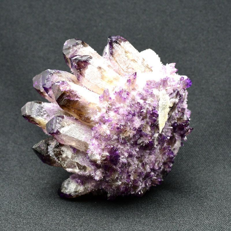 推しの で完璧な浄化を 水晶クラスター 359g GHGC4 浄化 調和 精神面を整える 台座付 贈り物にも最適サイズ ギフト 京海堂 天然石の卸 京の蔵 NEXPOTALLINN_EU