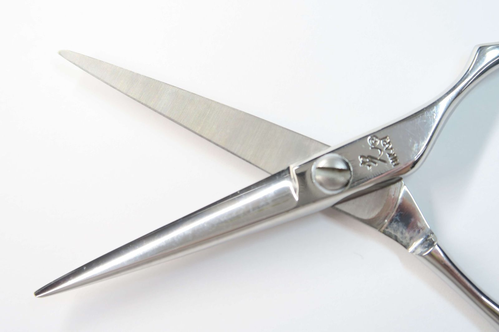 Aランク光シザー HIKARI 125 シザー 美容師理容師 5.9インチ Aランク光シザー HIKARI 125 シザー 美容師理容師 5.9インチ Aランク光