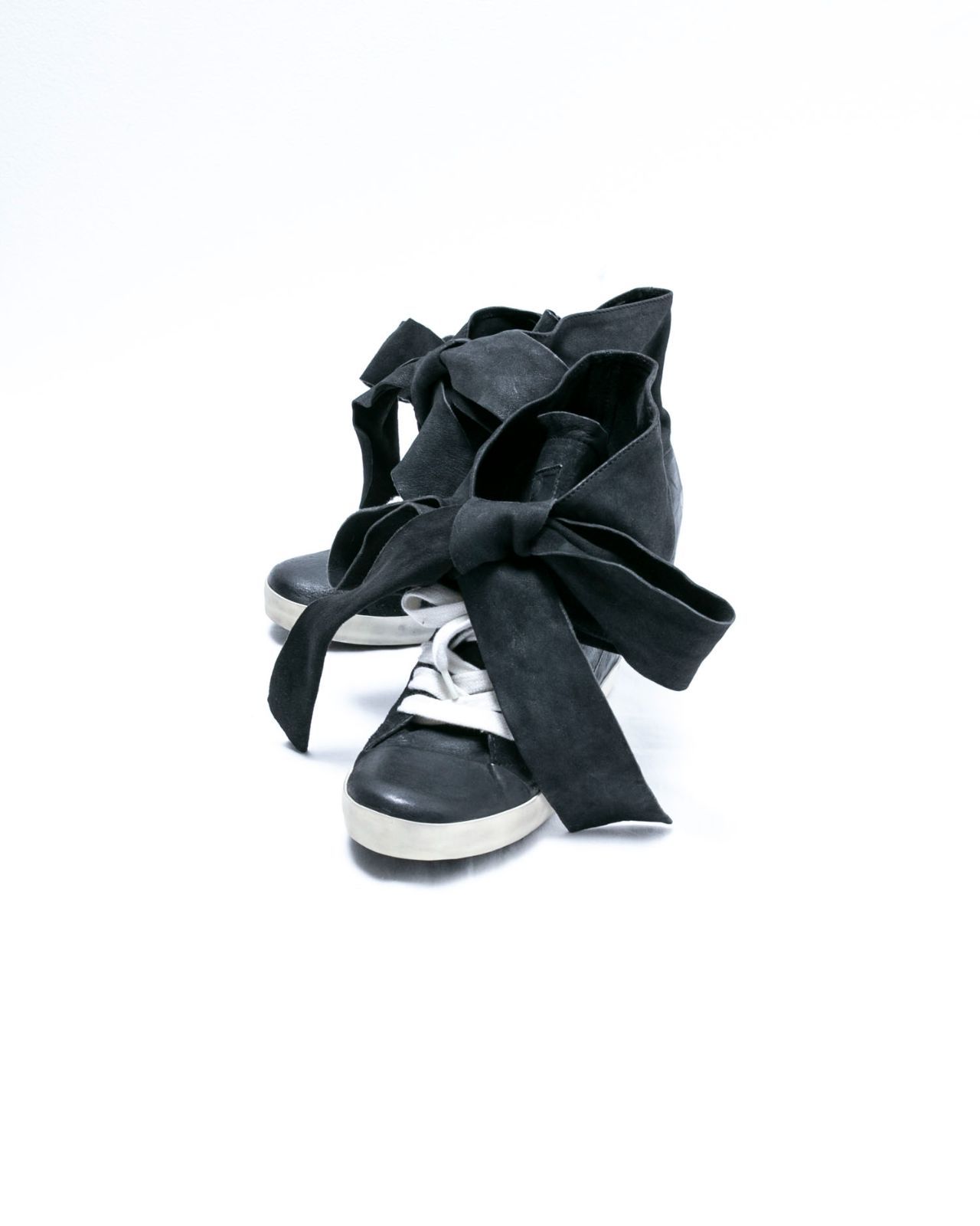 aya  CINZIA ARAIA チンツィアアライア レザー巻きスニーカー - メルカリ