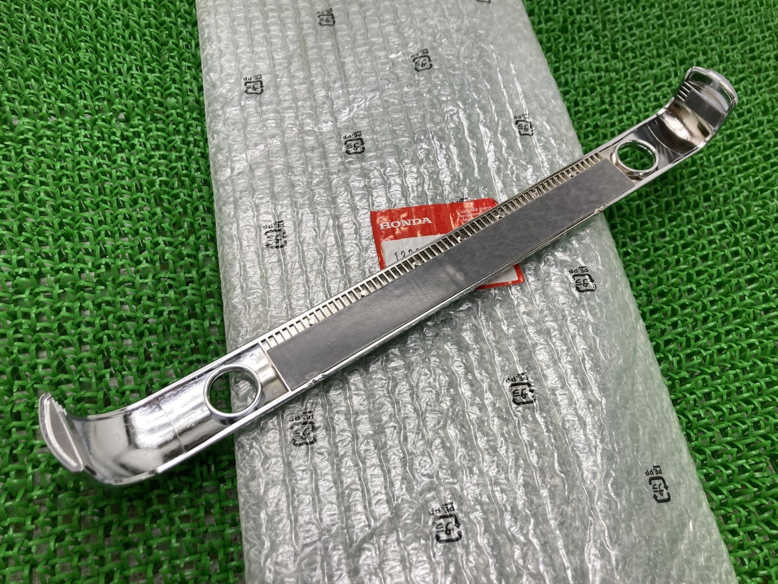 GL1800 シリンダーヘッドカバーエンブレム 右 在庫有 即納 ホンダ 純正 
