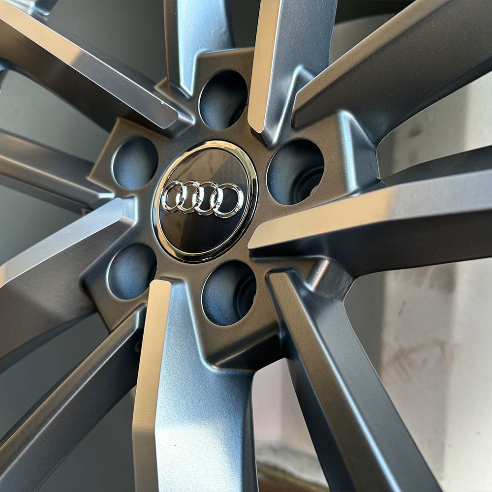Audi 新品4本セット アウディ 20インチタイヤホイール A5 (8T