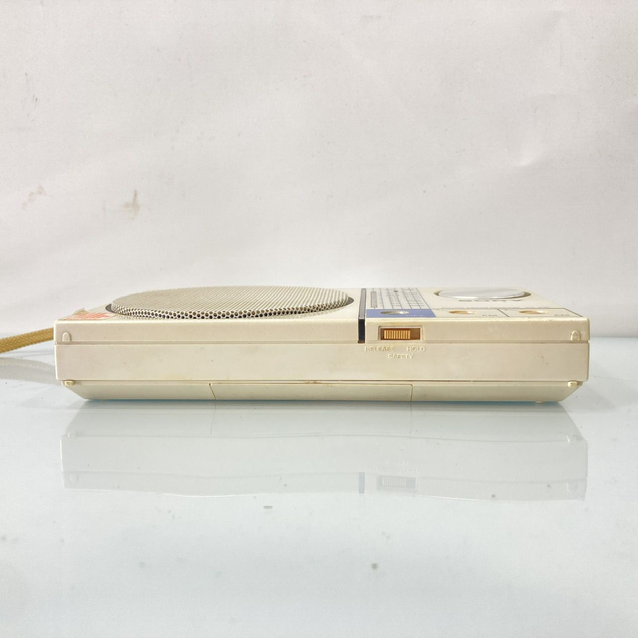 SONY ICF-S30 FM/AMラジオ Amazon.co.jp: SONY ソニー ICF-S30-W ホワイト 「ザ・感度」 FM/AM 2