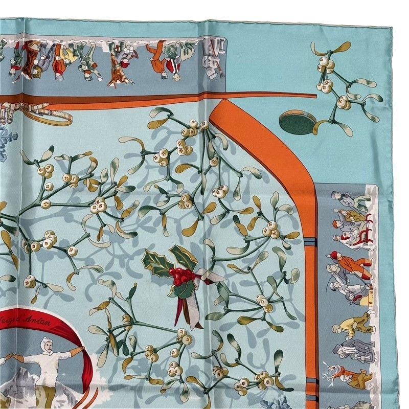 HERMES エルメス カレ 90 Neige d'Antan 去年の雪 スカーフ 水色