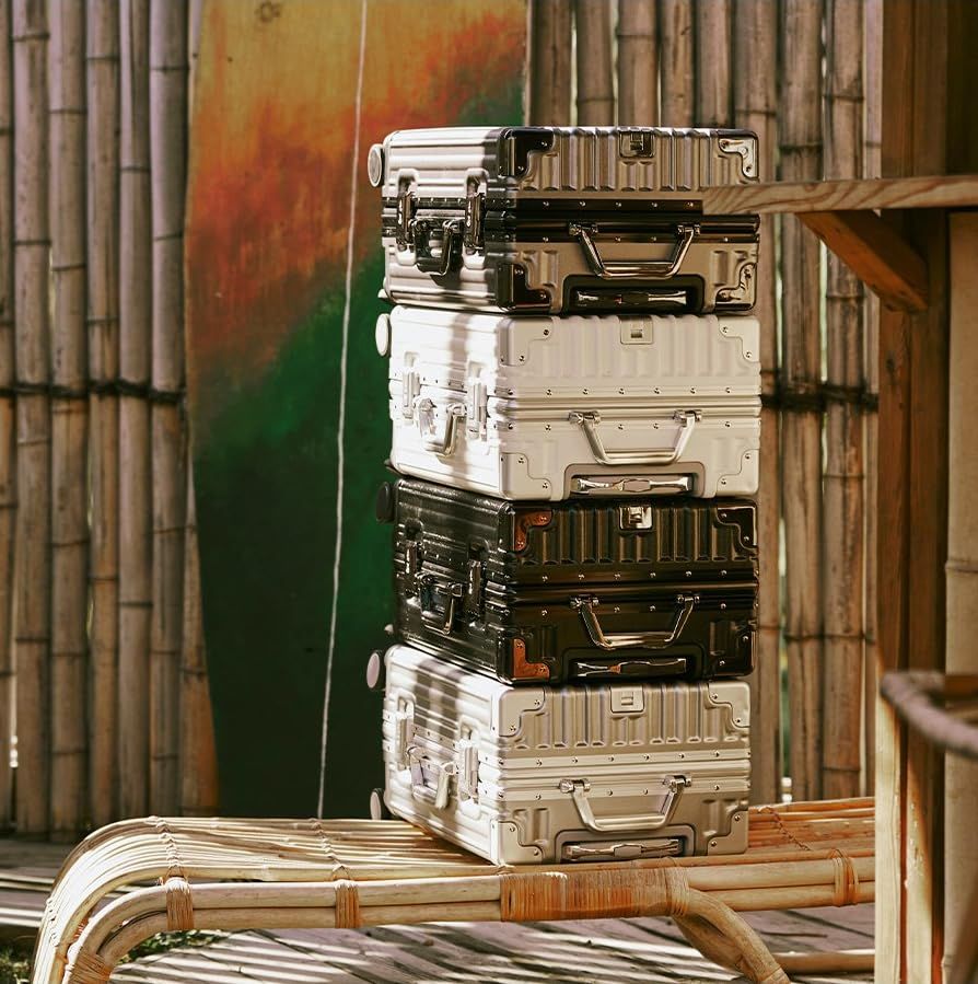 Yuweijie スーツケース アルミフレーム キャリーケース 機内持込可 s m l xlサイズ 2泊3日 ホワイト キャリーバッグ カップホルダー付き 隠しフック スマホホルダー付き 軽量大型 大容量 耐衝撃 おしゃれ 静音 360度回転