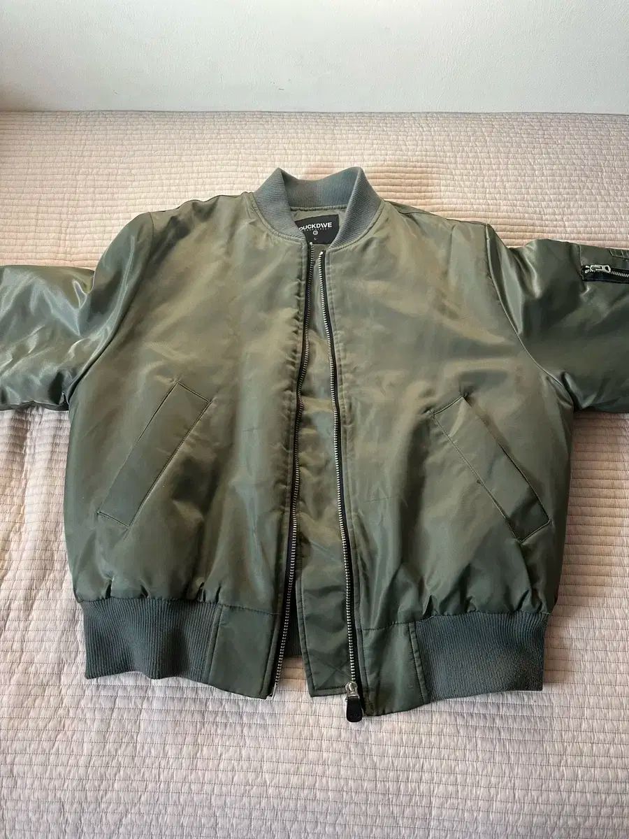 ダックダイブ MA-1ジャケット