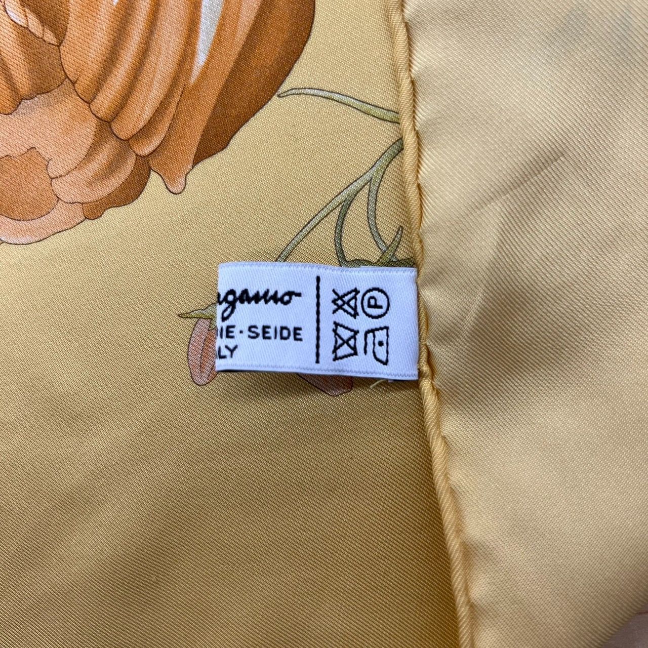 Salvatore Ferragamo サルバトーレ フェラガモ スカーフ シルク Salvatore Ferragamo サルバトーレ フェラガモ スカーフ シルク