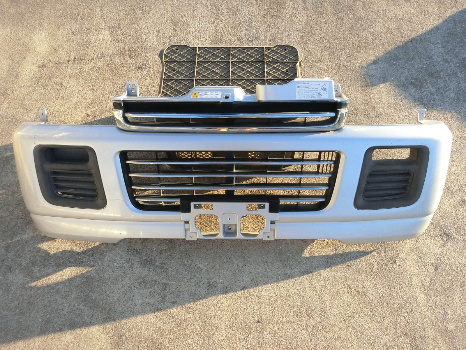 774 個人宅配送可 エブリィバン DA62V フロントバンパー 71711-63H00 Z2S