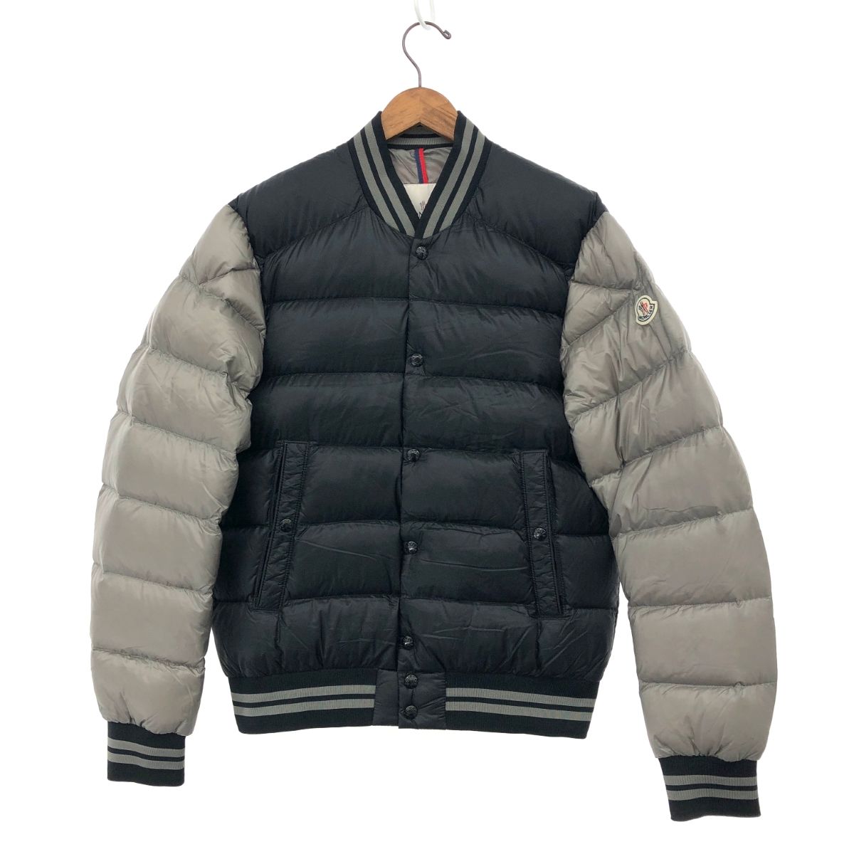 MONCLER モンクレール ロゴ刺繍 ダウンジャケット 4 グレー メンズ モンクレール ロゴ刺繍 ダウンジャケット 4 グレー MONCLER メンズ