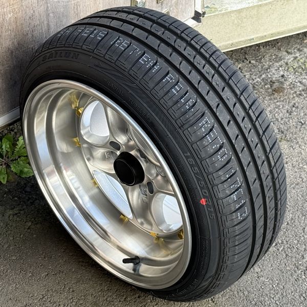 ラス1 次回入荷無 新品 タイヤホイール4本セット 15インチ 8J ±0 PCD 