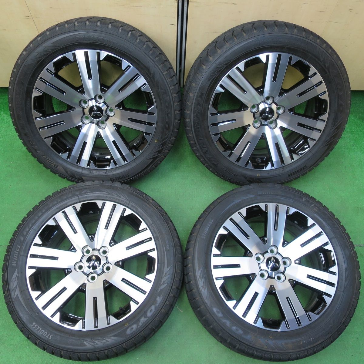 デリカd5用 タイヤホイールセット 225.55 18 タイヤはほぼ新品