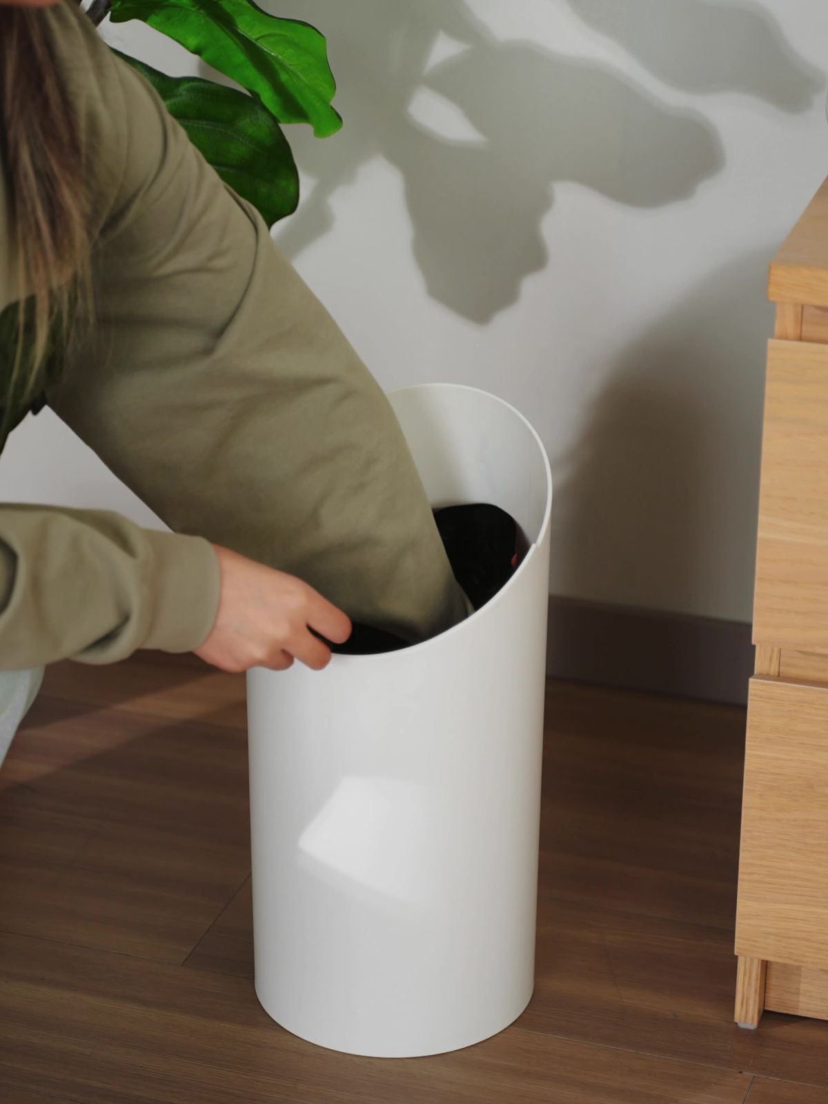 ゴミ箱 円形 蓋つき 回る蓋 ホワイト ブラック 9L シンプル 多機能 ゴミ箱 トラッシュボックス 円形 蓋つき 回る蓋 カラー
