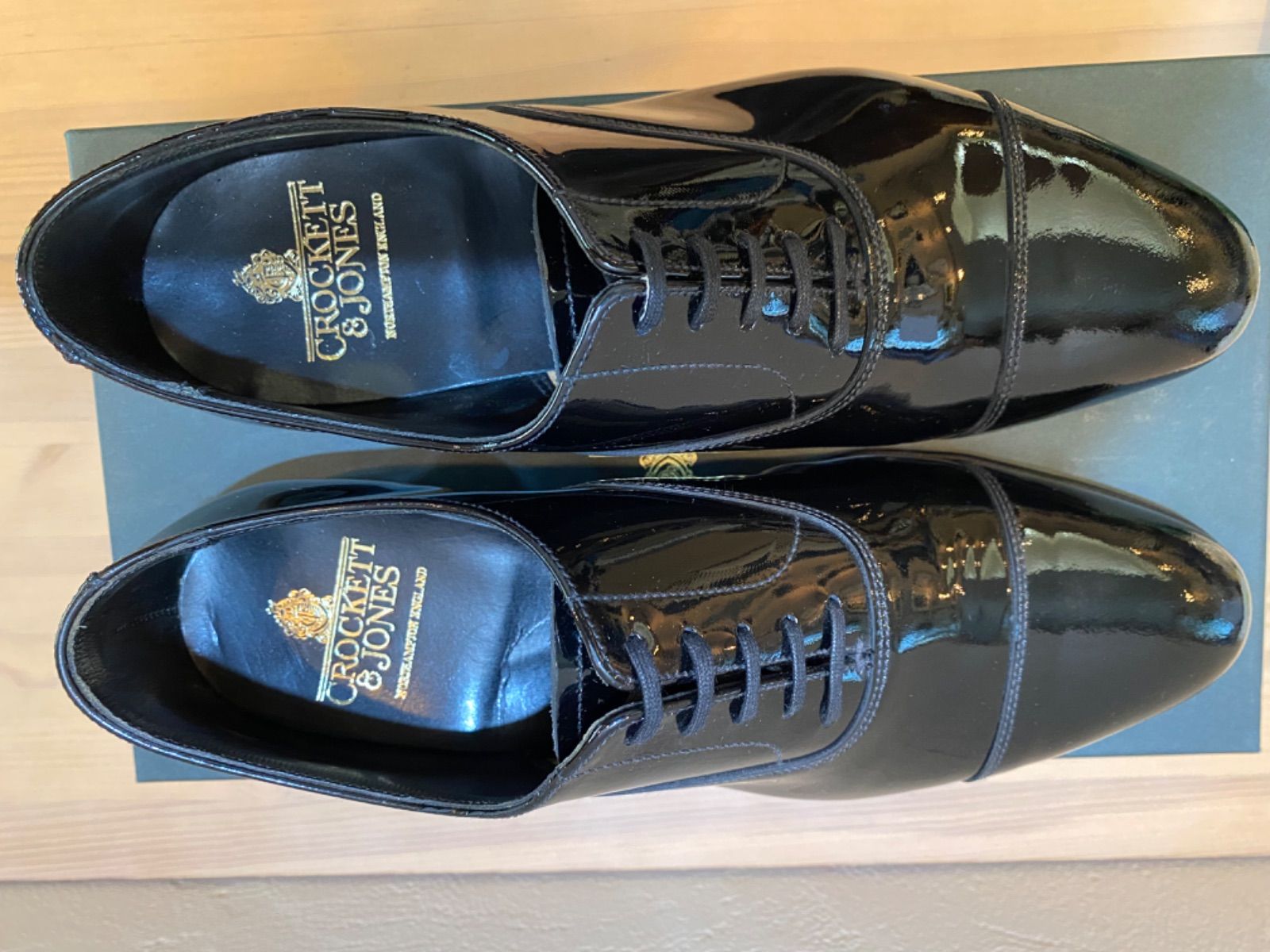 新品 CROCKETT&JONES クロケット&ジョーンズ パテントレザー キャップ 