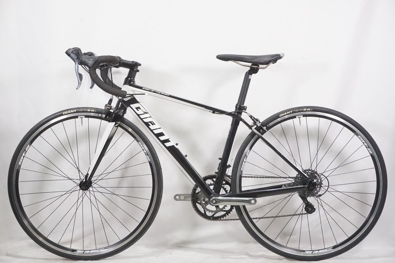 GIANT 「ジャイアント」 DEFY4 2015年モデル ロードバイク