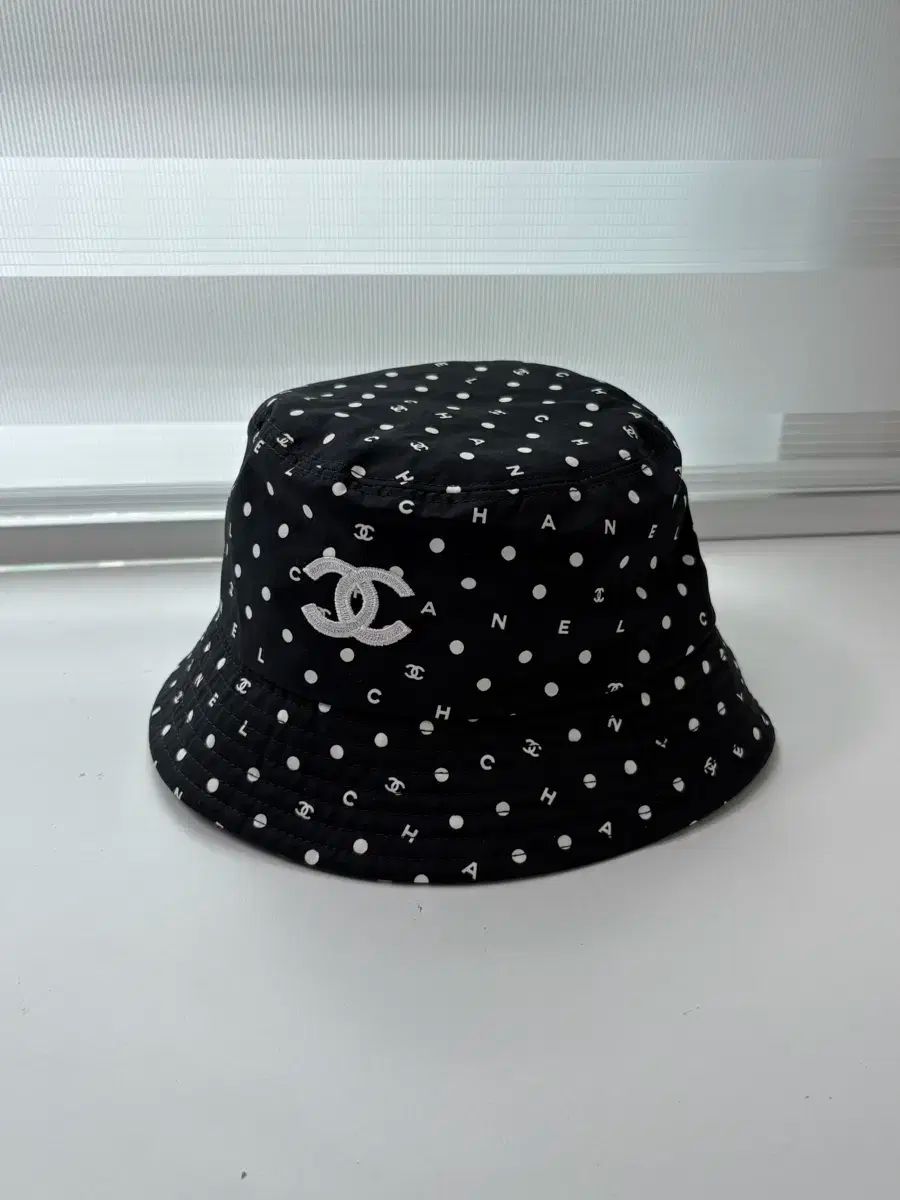 CHANEL シャネル ドット CC ロゴ バケットハット 帽子 AA9869