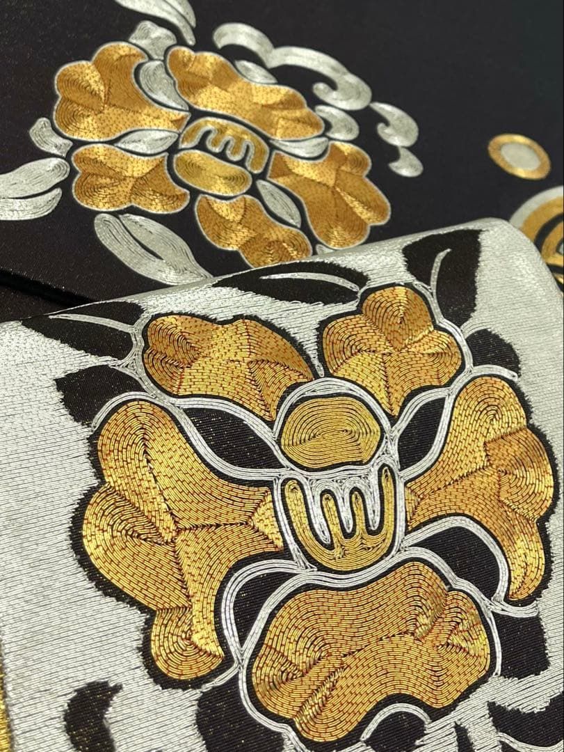袋帯 手刺繍 駒刺繍 金駒 銀駒 椿 菊 吉祥文様 正絹 お太鼓柄 - メルカリ