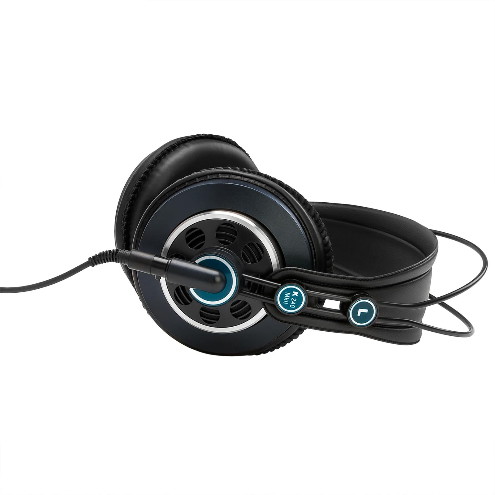 AKG