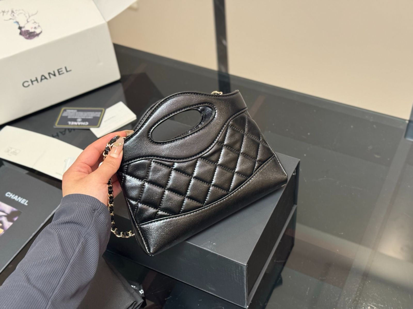 今日特価】Chanel 23A 横版 31 ミニバッグ サイズ 20×14cm 絶品