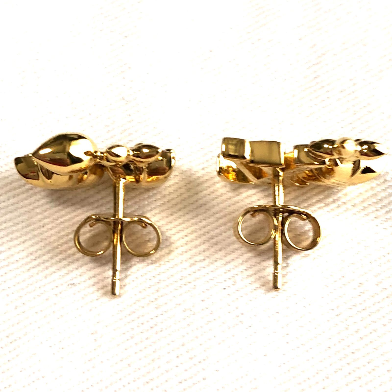 ピアス