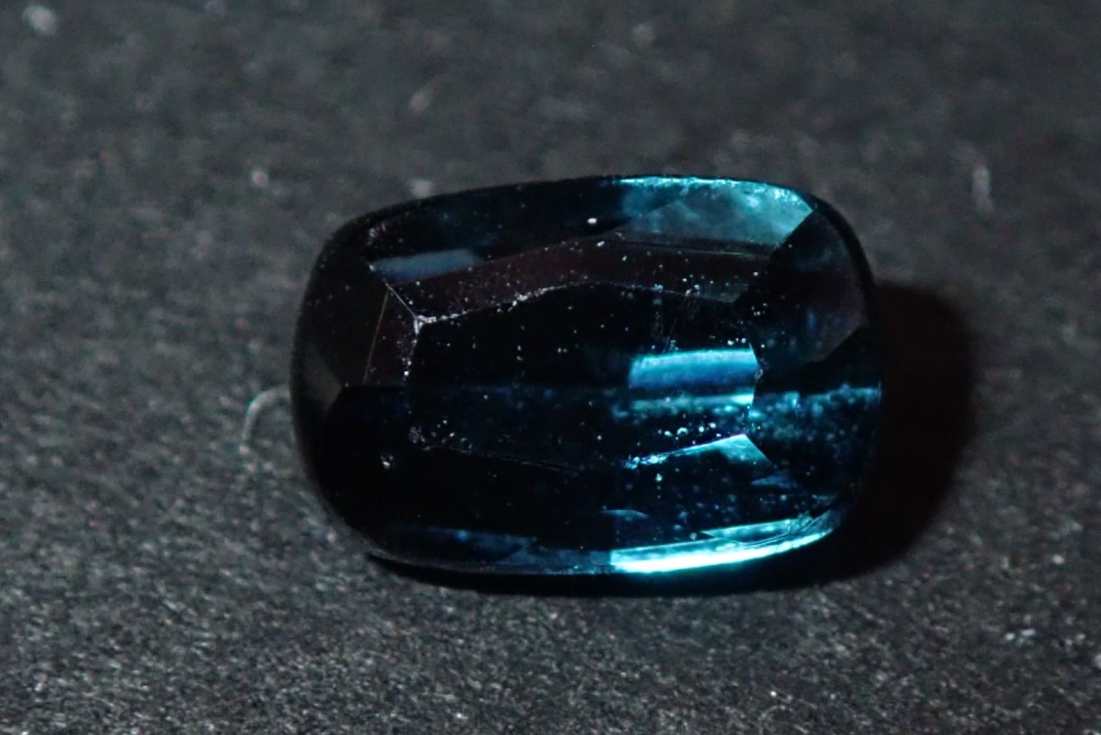 天然インディコライト 0.572ct 約6×4mm ソーティング付き！