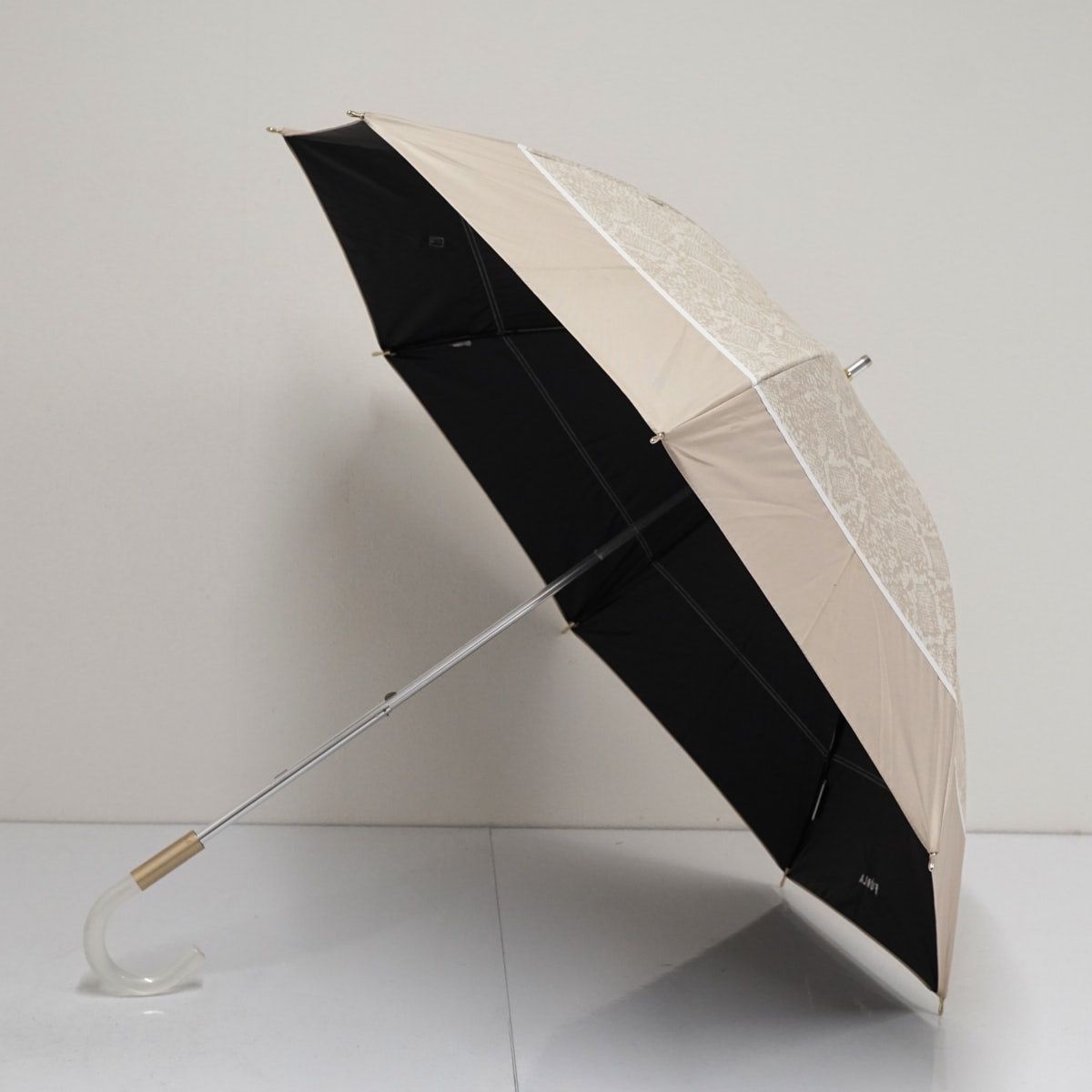 晴雨兼用日傘 FURLA フルラ USED品 ブランド ロゴ ヘビ柄 ベージュ