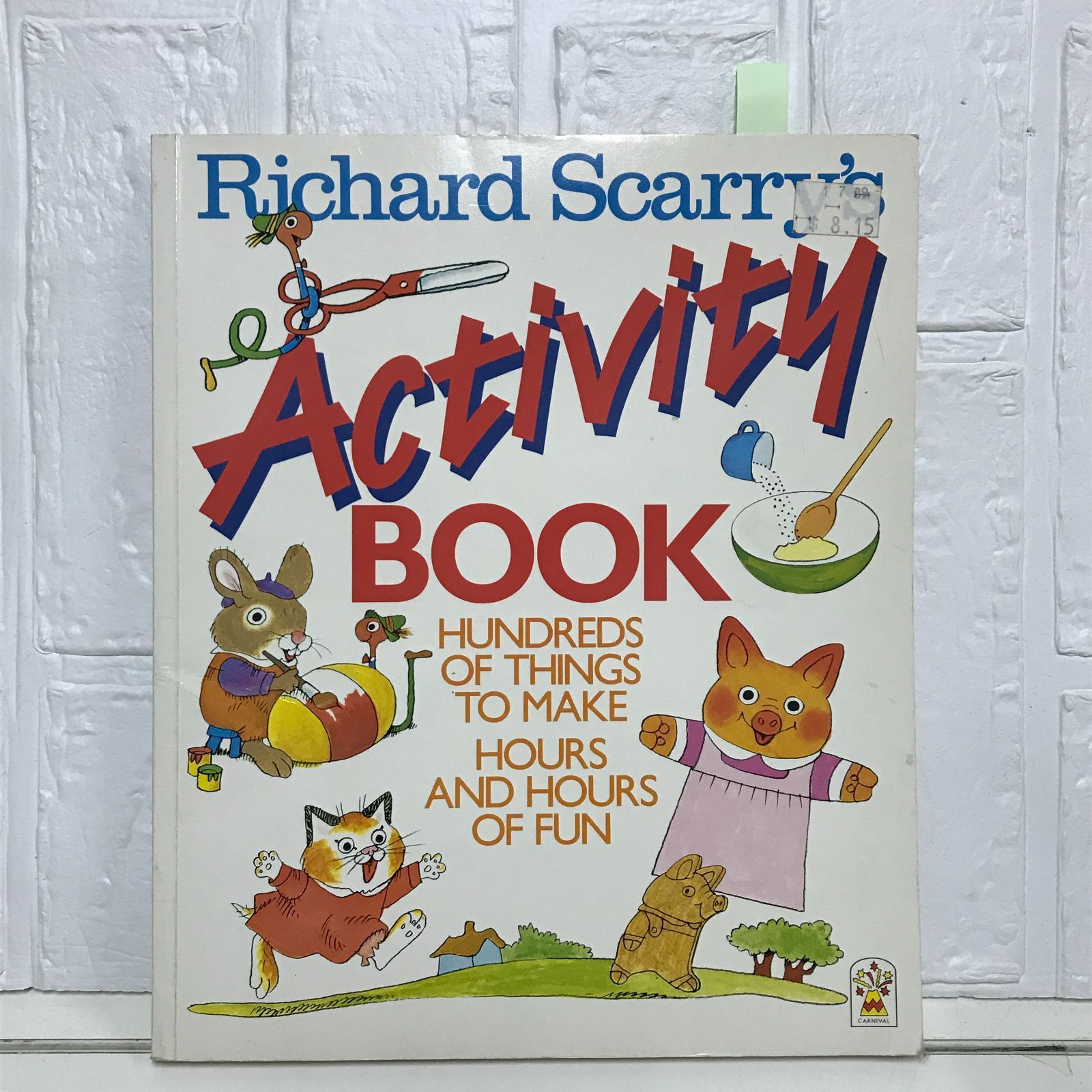 本 Scarry Activity Bk