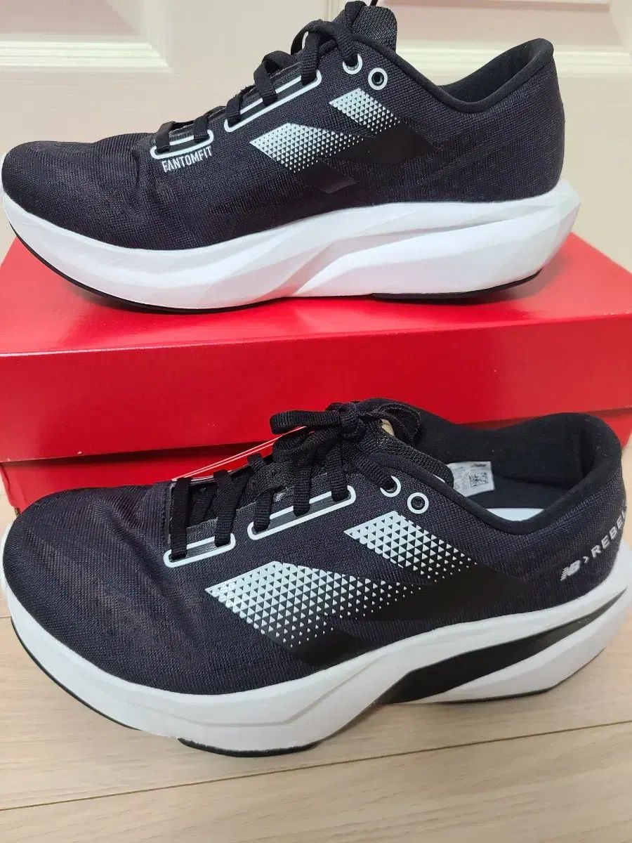 New Balance ニューバランス レベル 4 270 2E 付属品完備 新しい国産製品