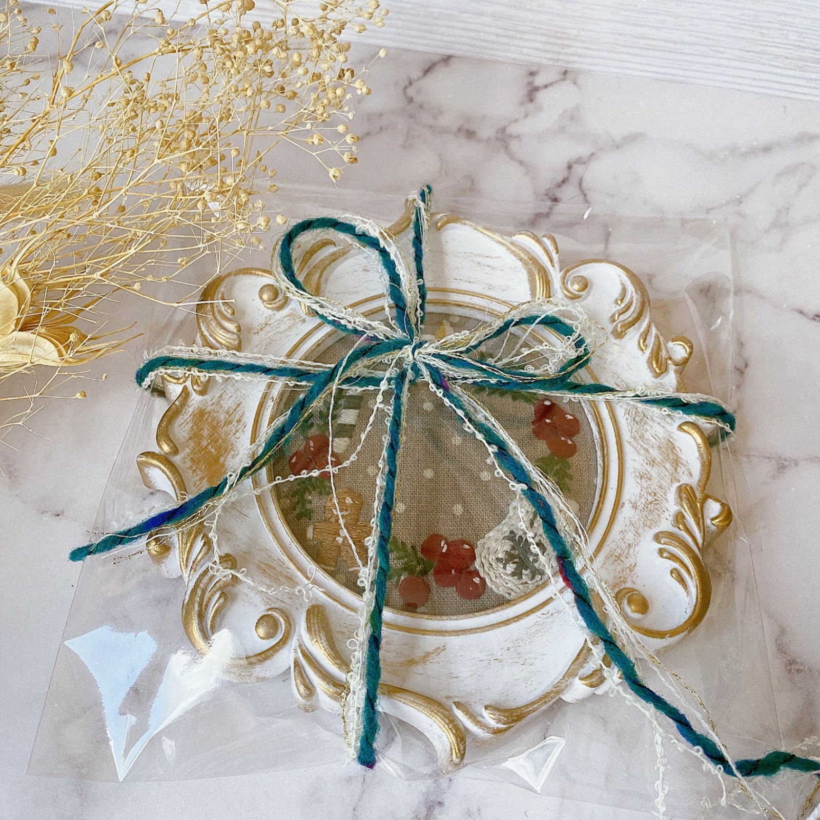 クリスマス限定】【受注生産】クリスマスリースの刺繍 フレーム付き