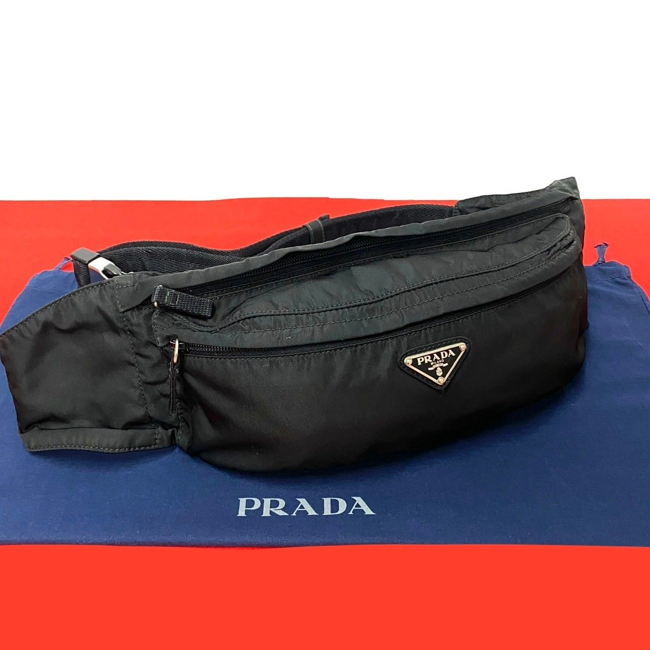 プラダ　三角ロゴ　ボディバッグ　ウエストポーチ　ナイロン　ブラック ✨極美品✨】 プラダ 三角ロゴ ナイロン ウエストポーチ ブラック