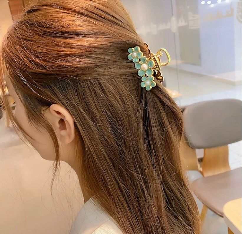 新品 パール お花 ヘアークリップ 大人気 オシャレプレゼント 可愛い