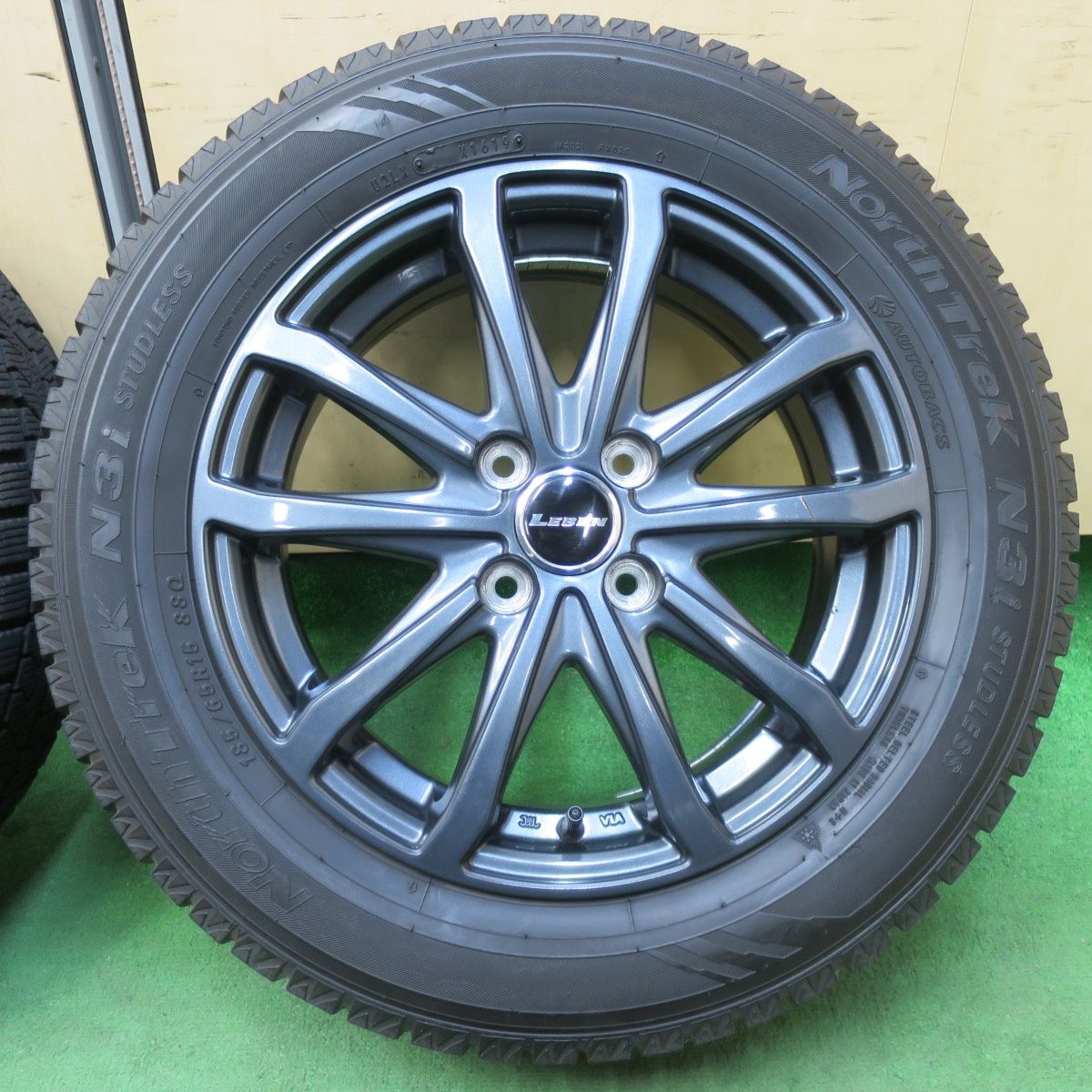 [送料無料] バリ溝！23年！9分★スタッドレス 185/65R15 トーヨー オブザーブ GIZ2 オートバックス ノーストレック N3i ...