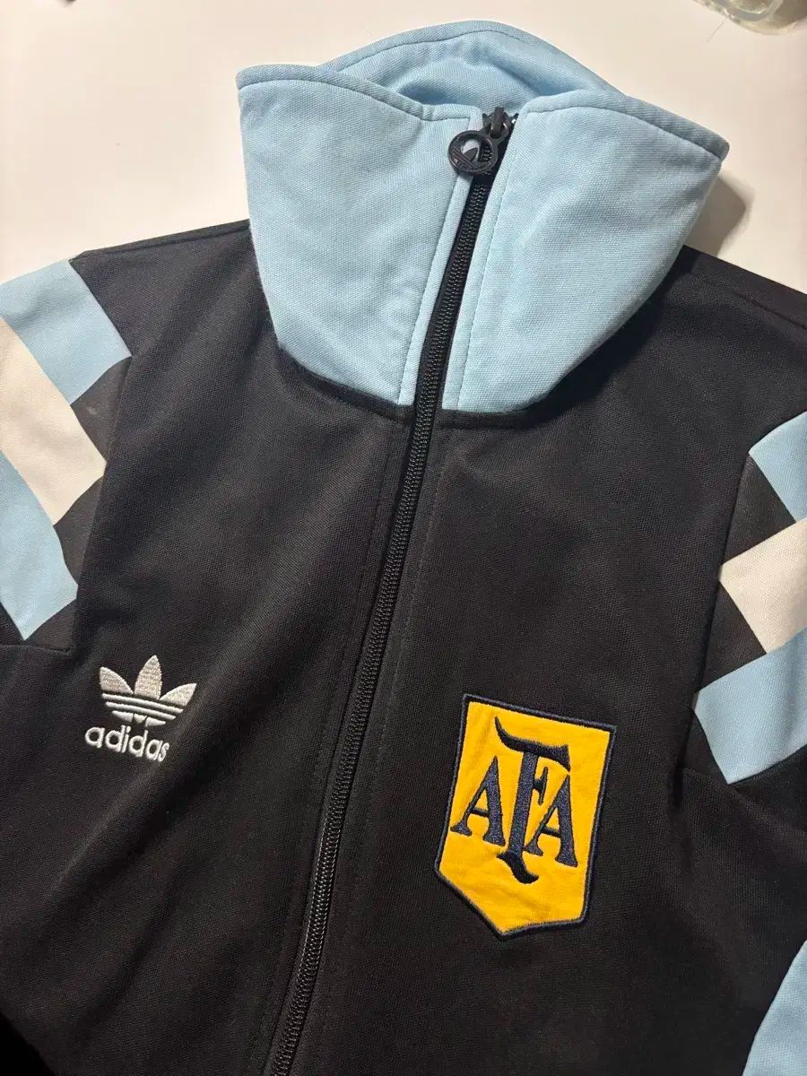 adidas アディダス アルゼンチン人 ジャージ 100