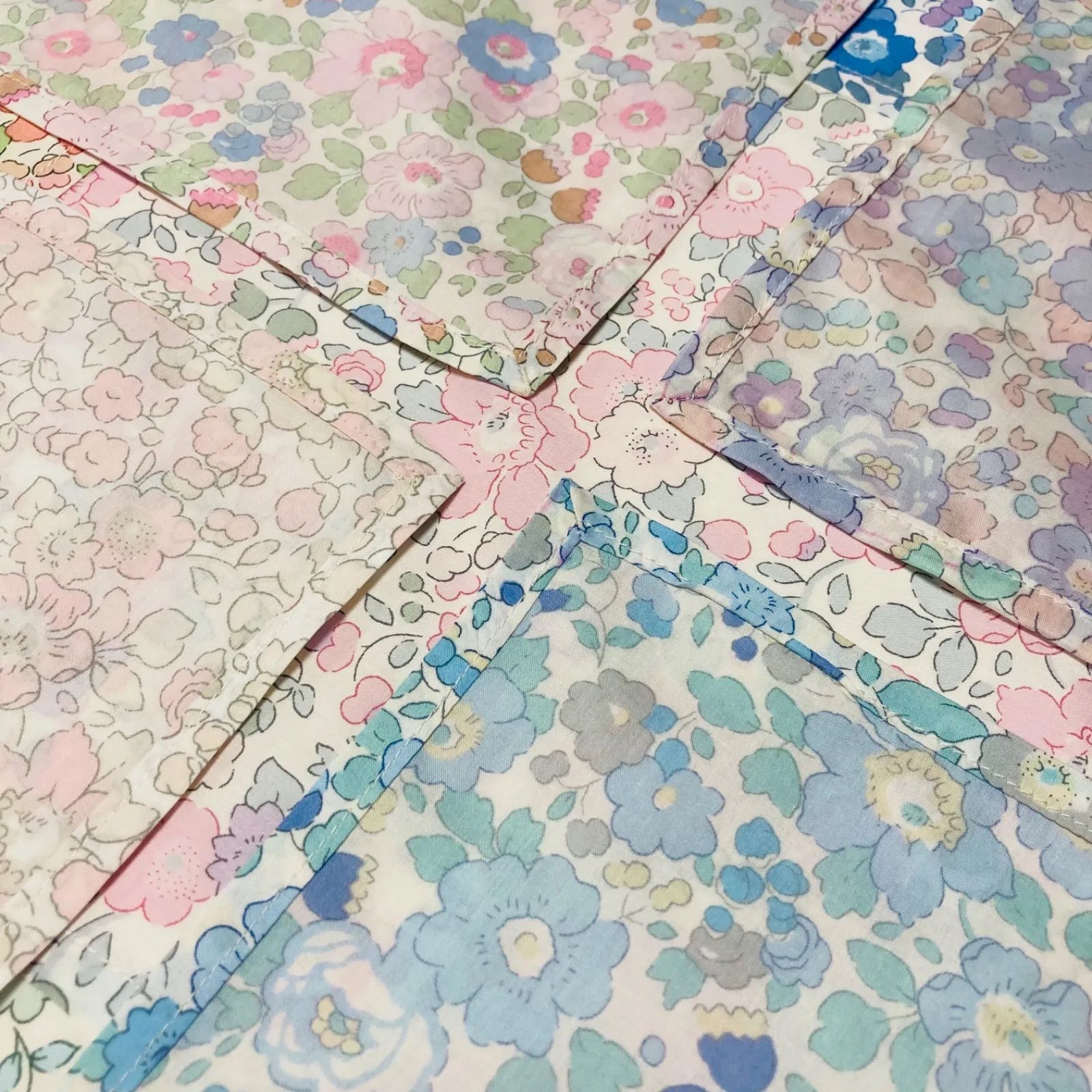 ♡専用♡ハンドメイドパッチワーククロス⸜(*´ᗜ｀*)⸝ リバティ☆ベッツィ☆パッチワークマルチクロス ☆スカーフ