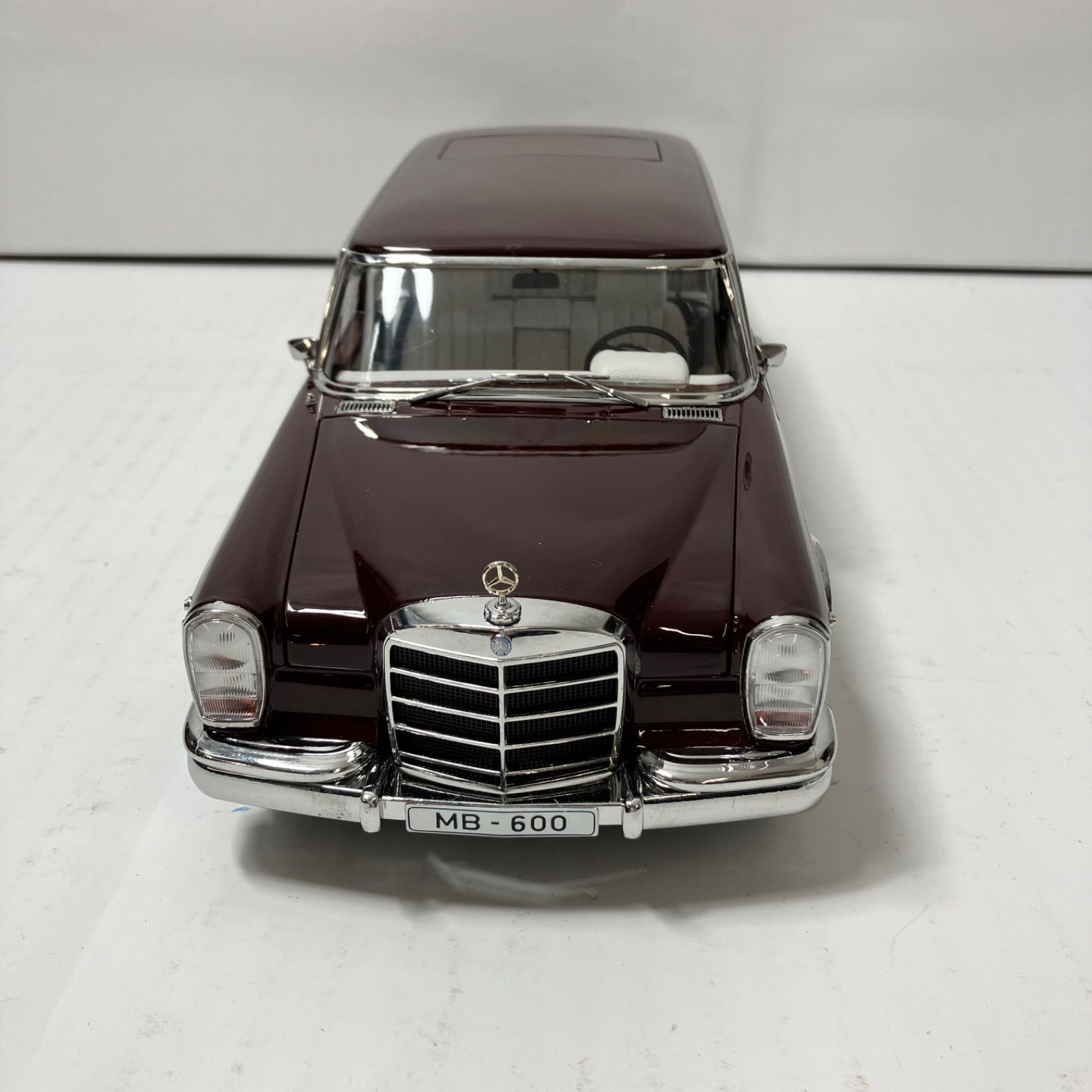 瀬戸店】1/18 Mercedes-benz Pullman Pearl Jujube Red KENGFai