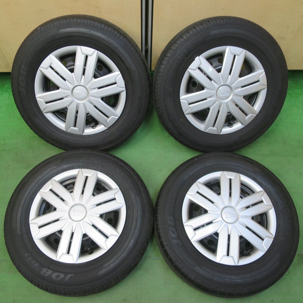 アトレー 純正 145/80R12 タイヤ+ホイール+キャップ キレイ！23年☆ダイハツ アトレー 純正 スチール 145/80R12 80