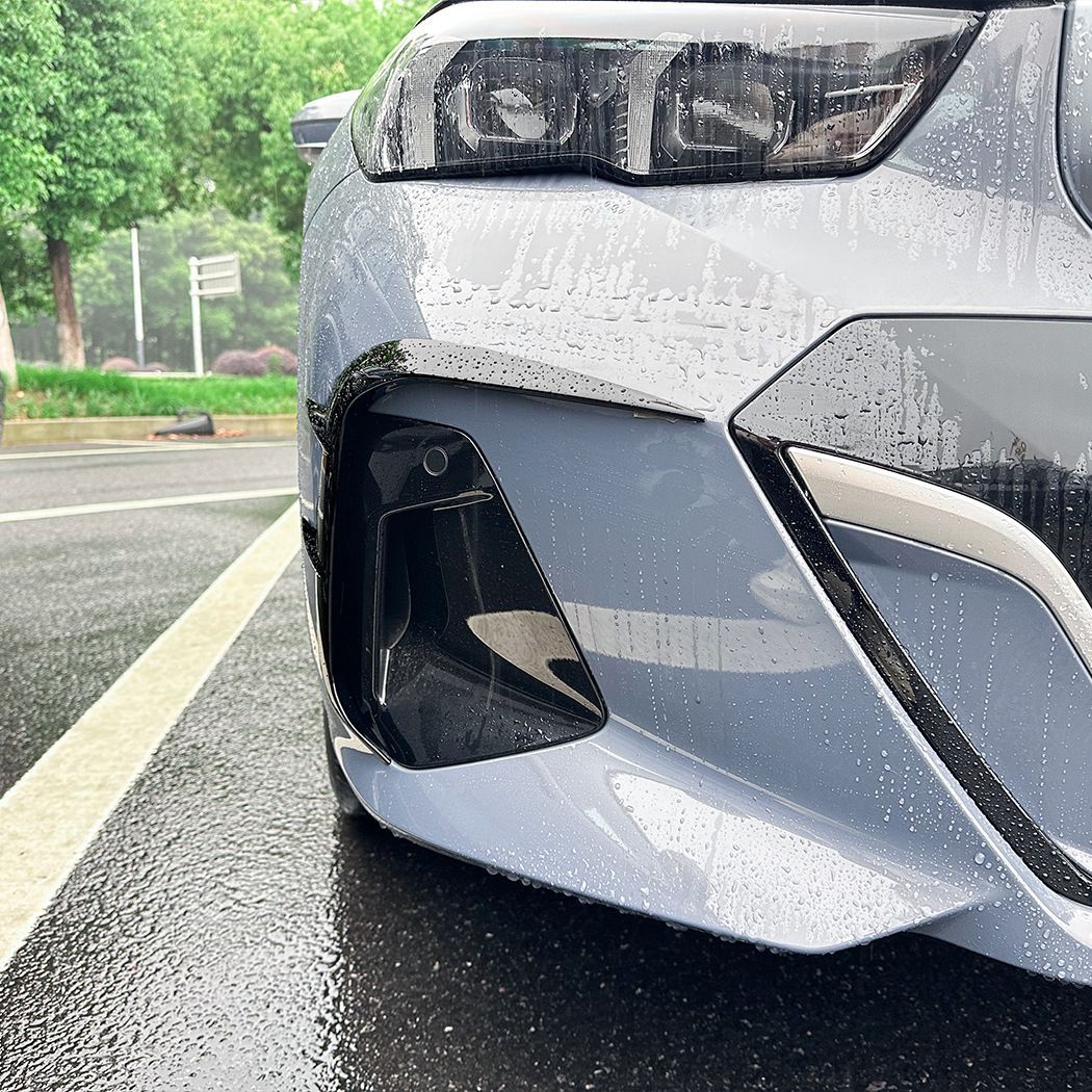 BMW G60 ニュー５シリーズ　ブラックカーボン風ドレスアップパーツ 送料無料 BMW 5シリーズ i5 G60&frasl;G61 2024+ MP フロントリップ