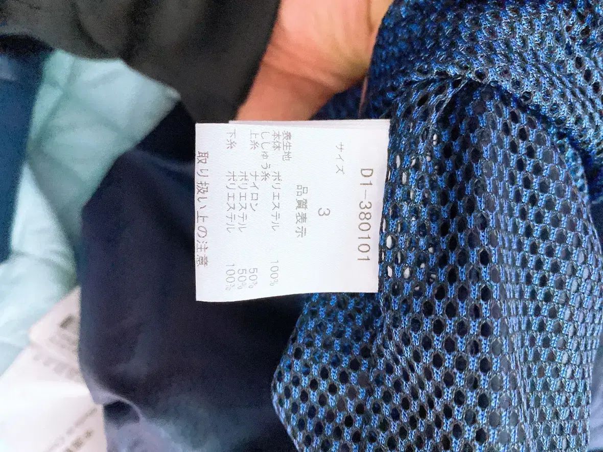 100