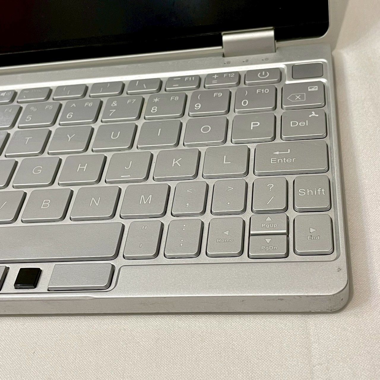 One|Mix3|m3-8100Y|8GB|256GB|本体のみ|起動不可|通電 済み|No.3577