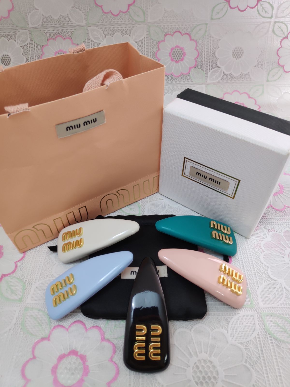 miumiuミュウミュウ　ヘアピン　美品 美品】MIUMIUミュウミュウ ヘアピン 匿名配送 ❤︎ - メルカリ