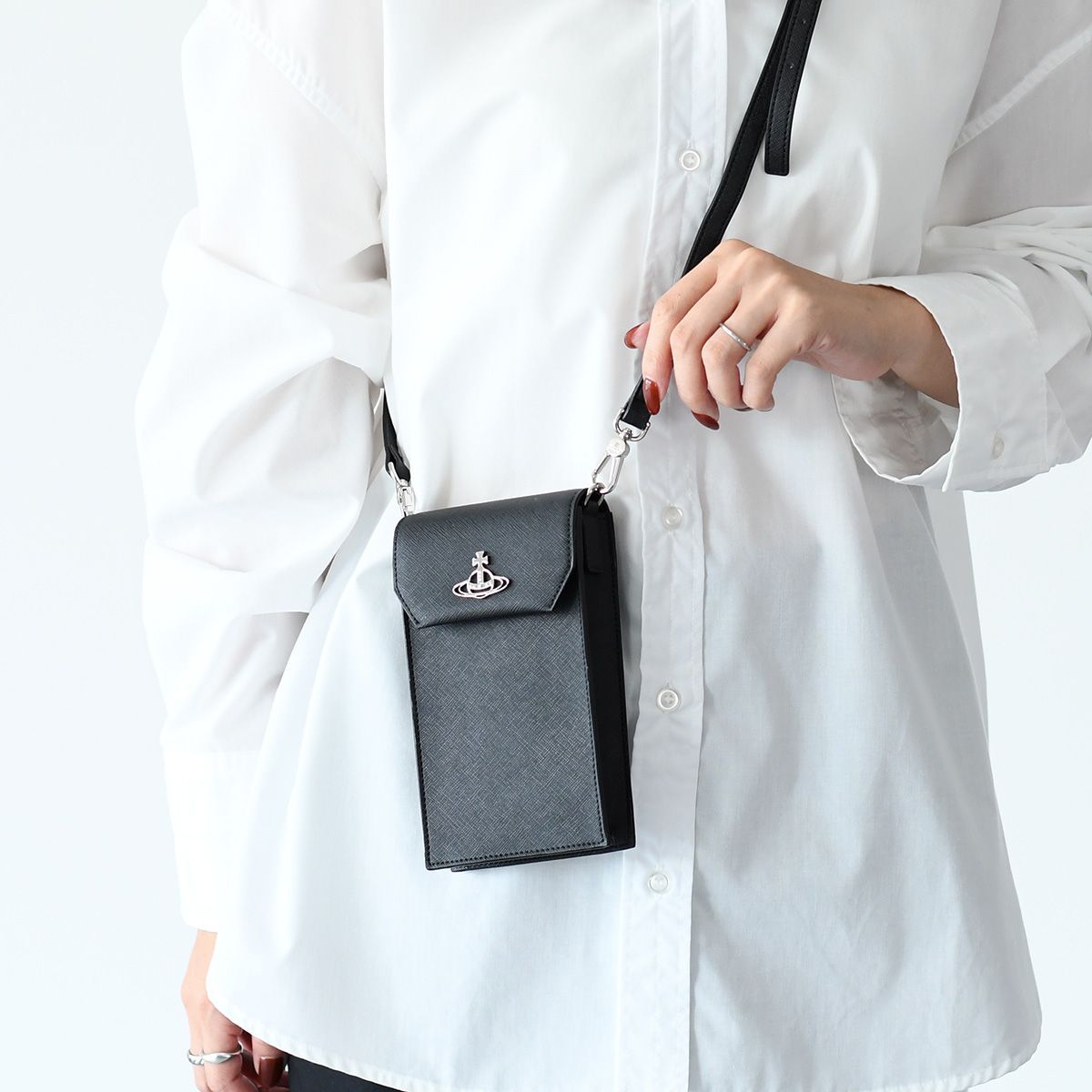 送料関税込 Vivienne Westwood ORBロゴ スマホ ショルダーバッグ 楽天市場】Vivienne Westwood ヴィヴィアン SAFFIANO THIN LINE