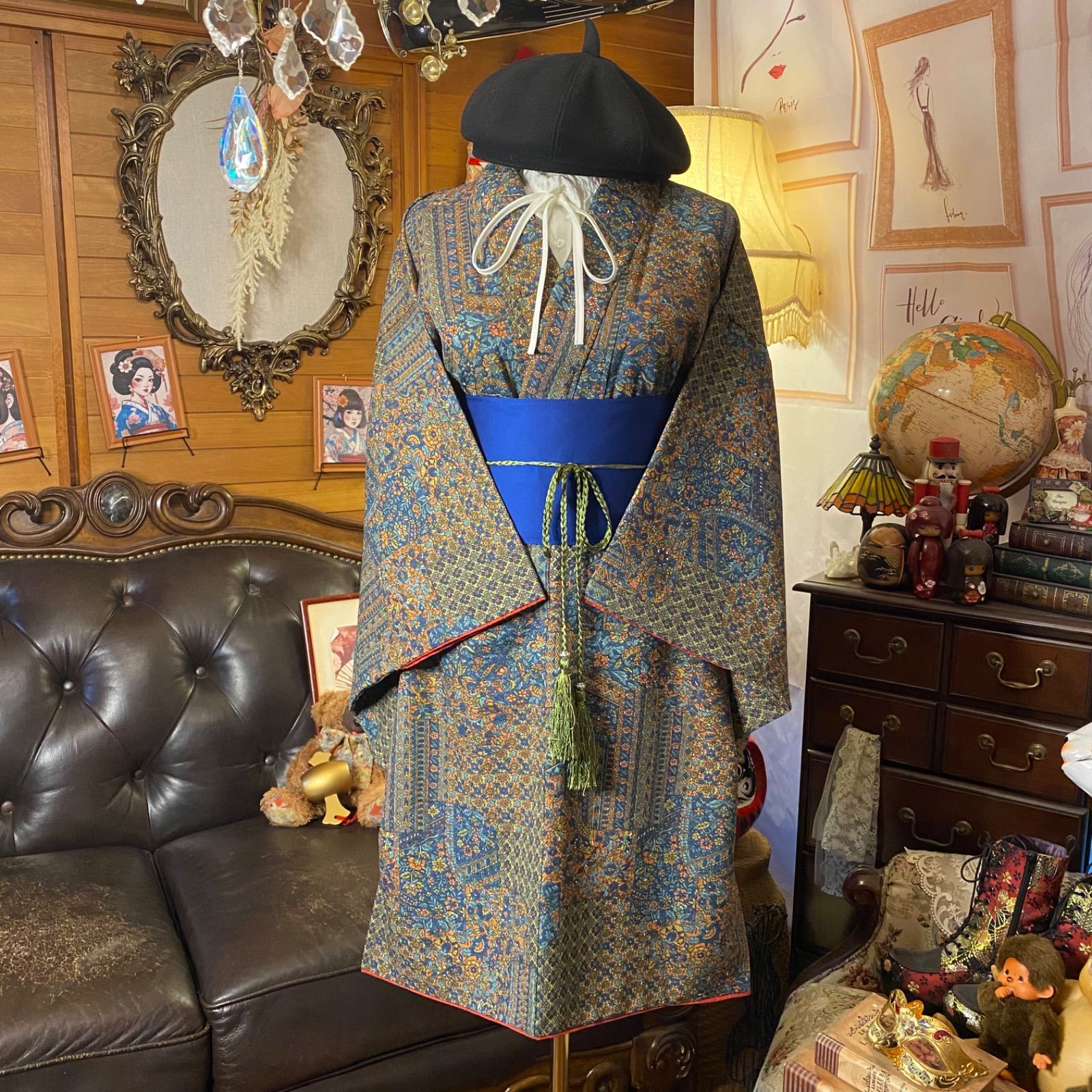 着物リメイクワンピース ドレス ミニミディ 洗える化繊 帯サッシュベルト 和洋折衷 レトロ 古着 ハンドメイド 深い藍鉄 ネイビー の地に 唐花 小花 幾何がモザイク状に連なる細密柄 KW‑1098