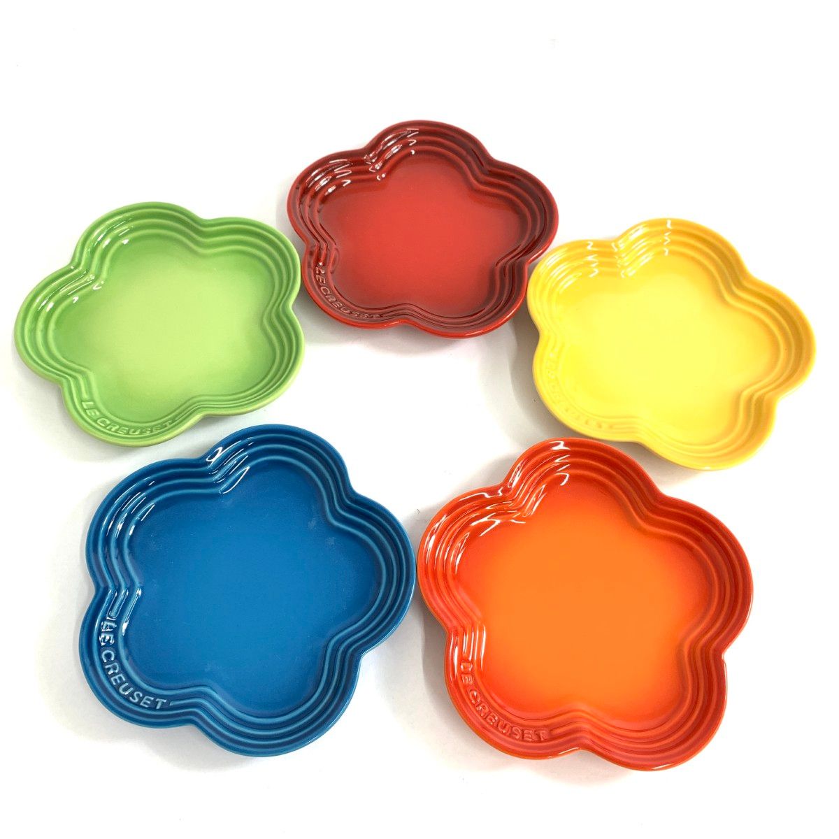 ル・クルーゼ　フラワープレート５枚セット　中古品物　色違いセット LE CREUSET ルクルーゼ 色違い フラワープレート 5枚セット 14cm