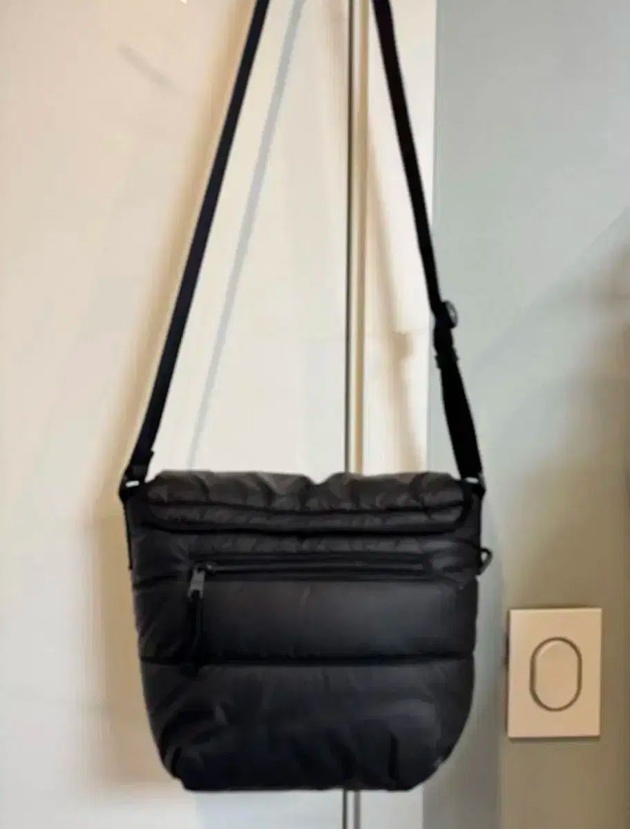 関税負担なし☆BALENCIAGA Explorer メッセンジャーバッグ