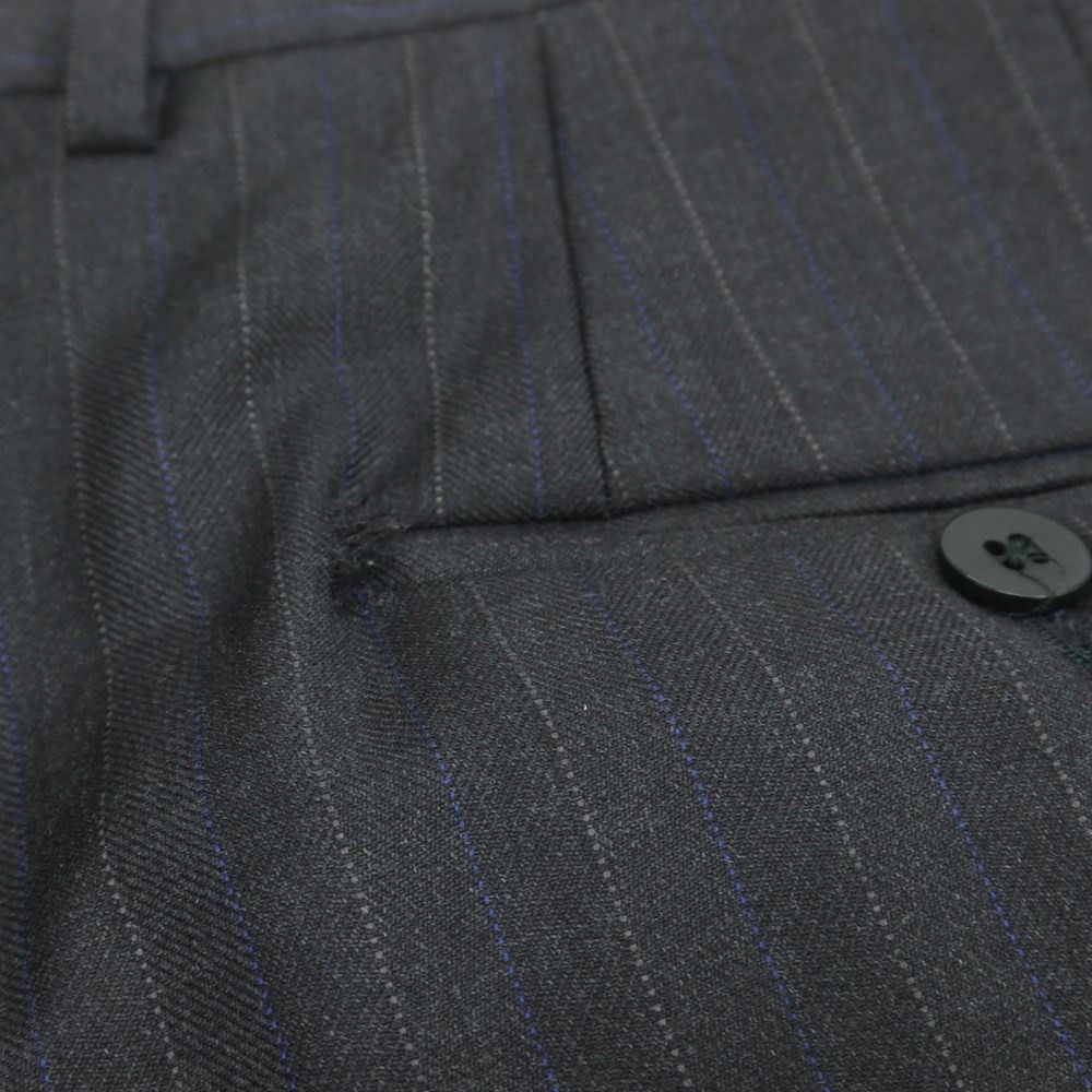 ストライプ 3つボタンスーツ