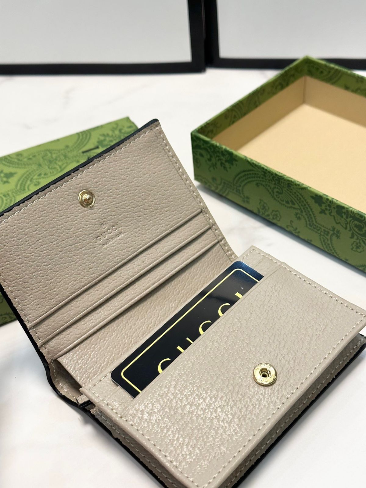 グッチ 純銀 カフス【GW期間限定（5/6迄）¥500OFF！→¥6,000】 楽天市場】GUCCI グッチ GGプラス レザー 6連キーケース カーキ