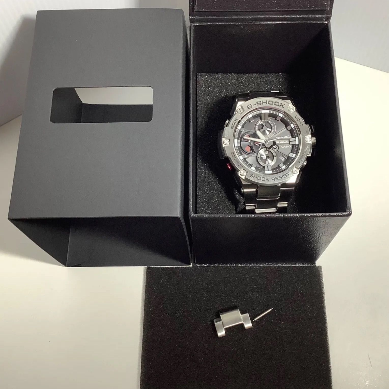 美品 カシオ G-SHOCK Gショック ジーショック CASIO GST-B100D-1AJF 
