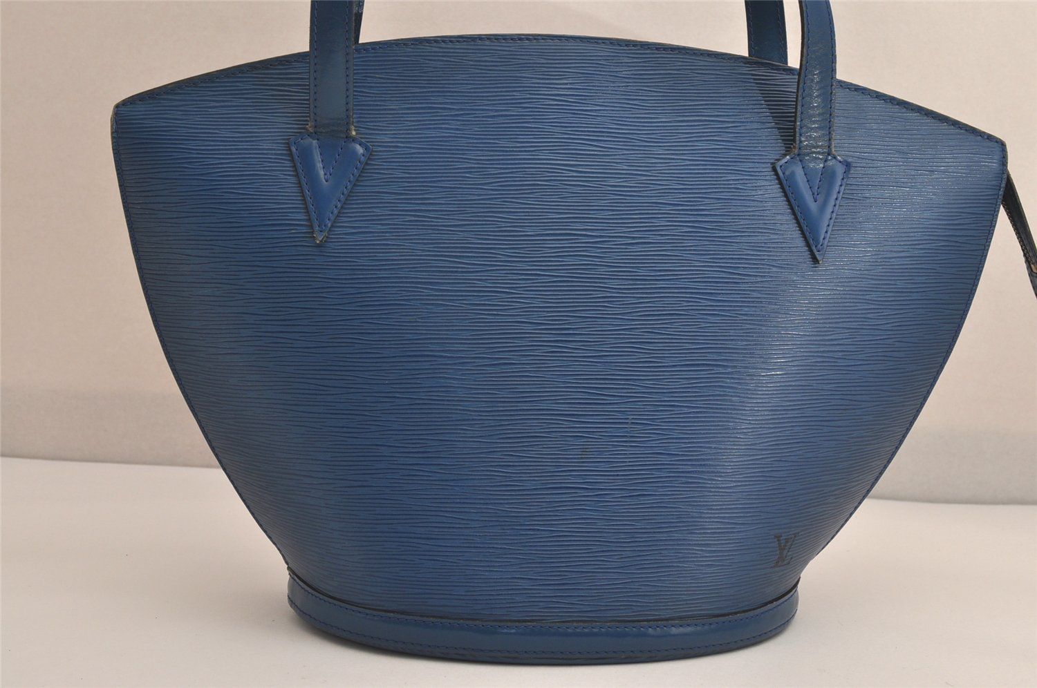 LOUIS VUITTON ルイヴィトン エピ サンジャック ショッピング