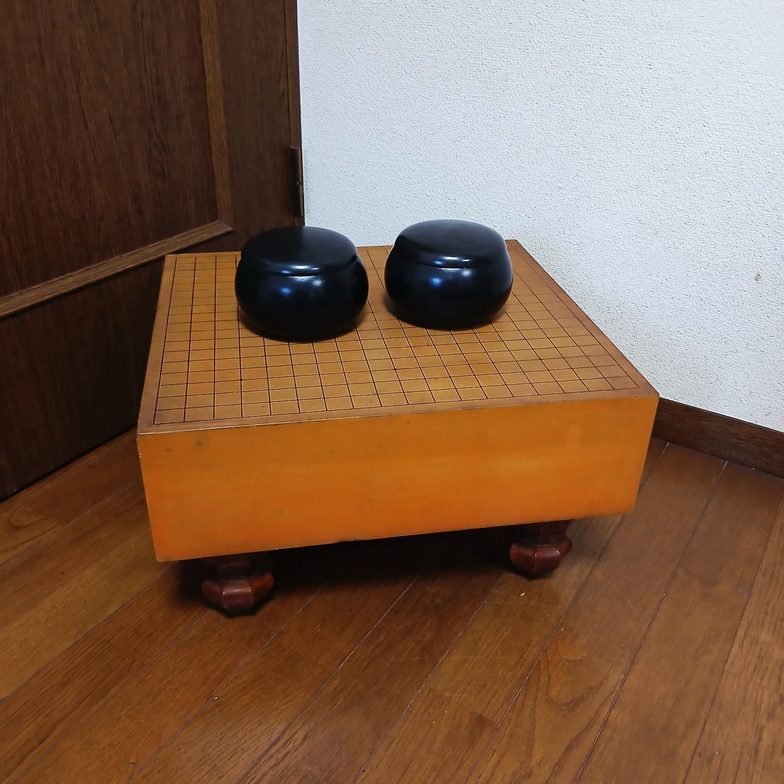 木製囲碁盤セット（碁石・教本付き）木製　囲碁盤　碁石セット　へそ　脚付 木製囲碁盤と碁石セット 木製囲碁盤セット（碁石・教本付き）木製 囲碁盤