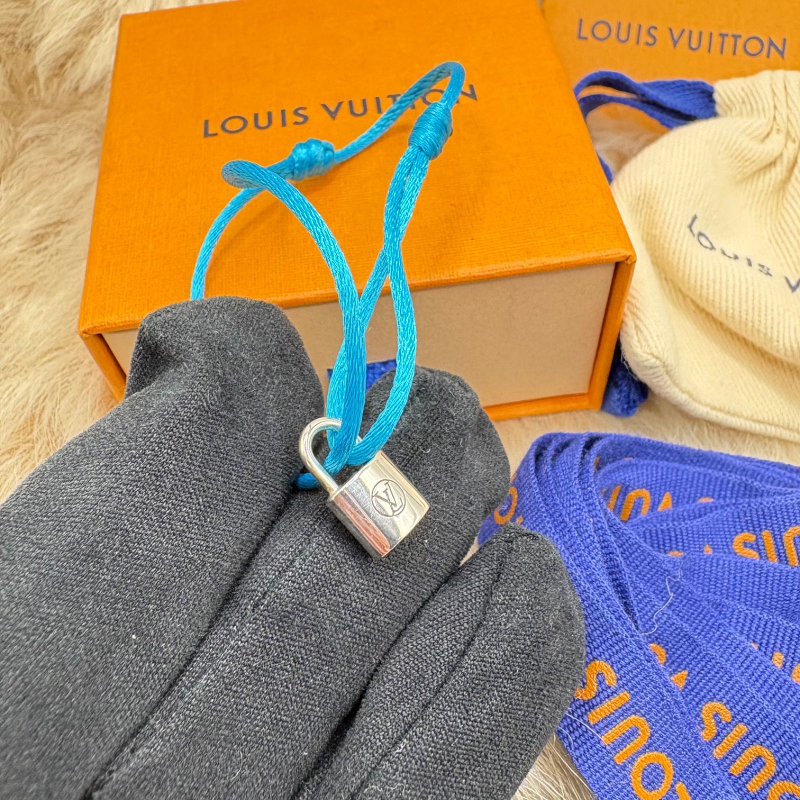 LOUIS VUITTON ルイヴィトン ブラスレ ロックイット カデナ シルバー 