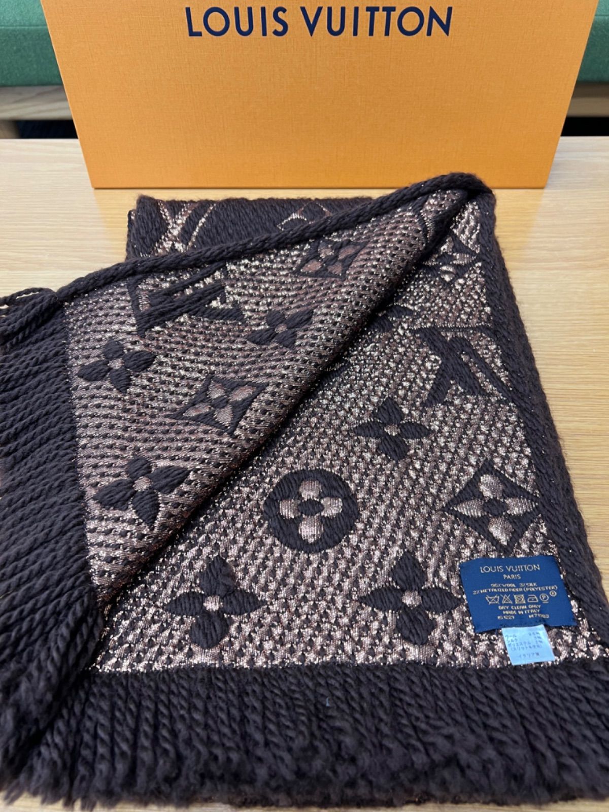 最終値下げ限定品 未使用LOUIS VUITTON ロゴマフラー 最安値 本日限定0時まで 極美品 ルイヴィトン LOUIS VUITTON